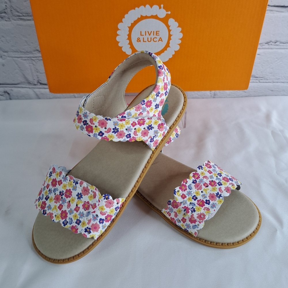 LIVIE & LUCA CLASSIC 'POSEY PETAL' FLORAL LEATHER SANDALS NEW w/BOX